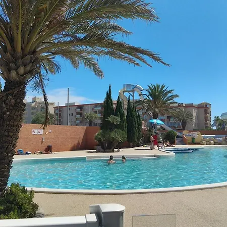 Mobil A 100 M Des Plages Dans 4 Etoiles Avec Vue Sur La Montagne *